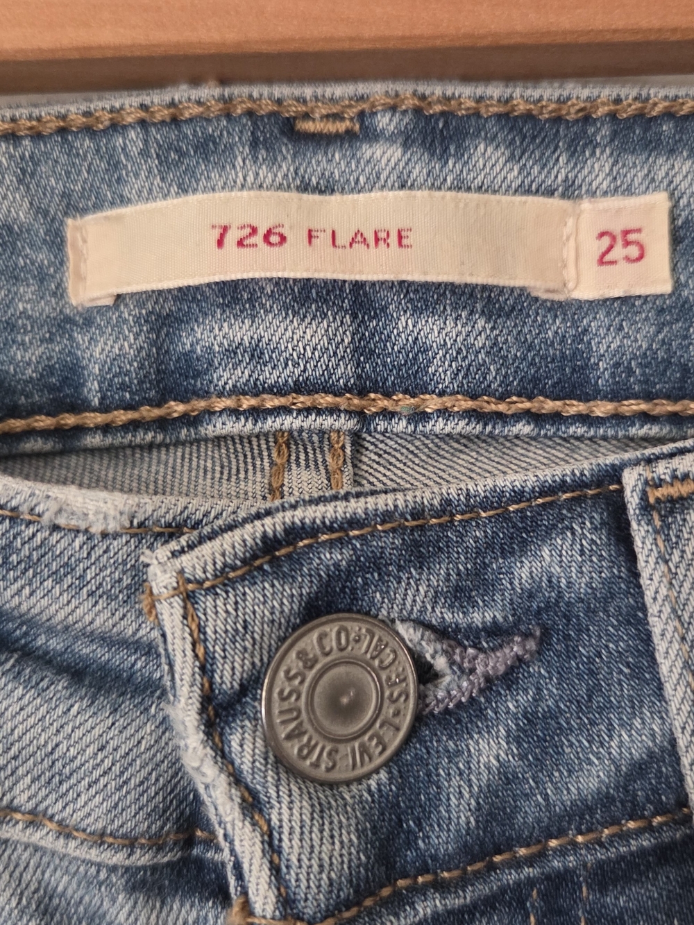 LEVI'S Flare Jeans - Picture 3 of 7